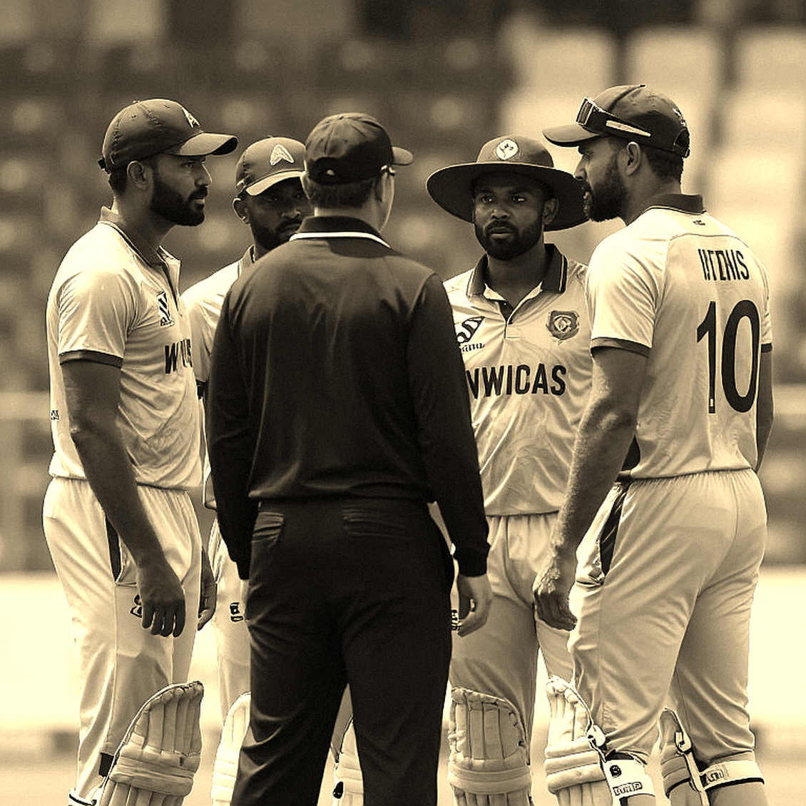 रणजी राउंड 3, दिन 1: सत्ताईस सूचनाएँ, एक आंकड़ा — और सरफराज़ खान की स्क्वाड-लिस्ट का असली मतलब रणजी राउंड 3, दिन 1: सत्ताईस सूचनाएँ, एक आंकड़ा — और सरफराज़ खान की स्क्वाड-लिस्ट का असली मतलब