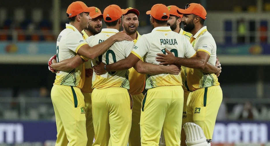 स्टार्क के नौ गेंदों में चार विकेट और कमिंस का जुआ: केप टाउन का 'कमबैक' आधा सच है